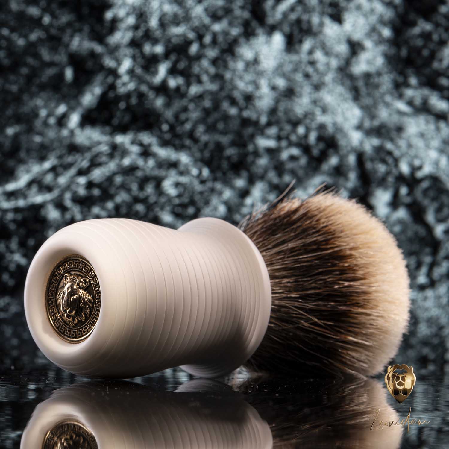 Handgemachter Rasierpinsel "Nest" 26/28mm