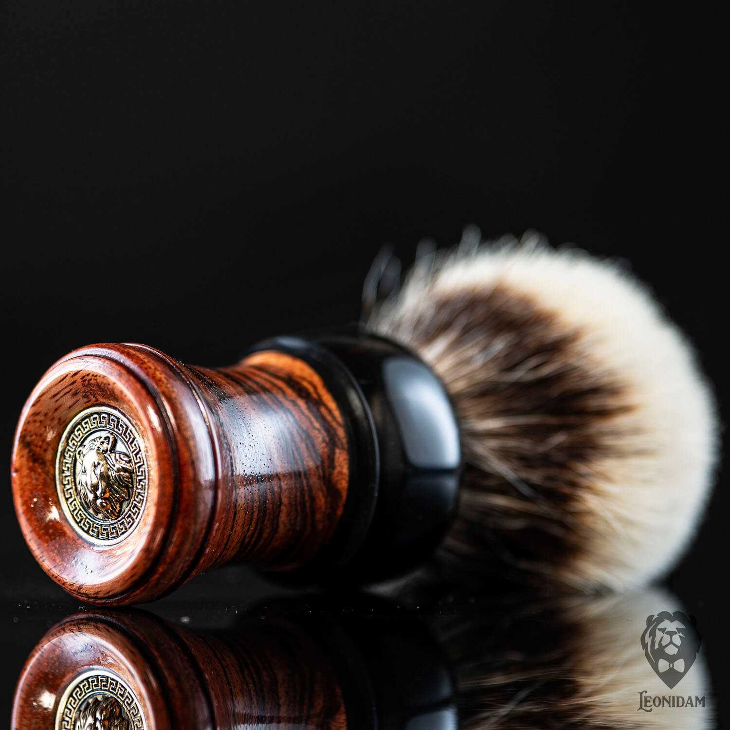 Wooden Shaving Brush "Venator" in stabilized zebrano and dark resin