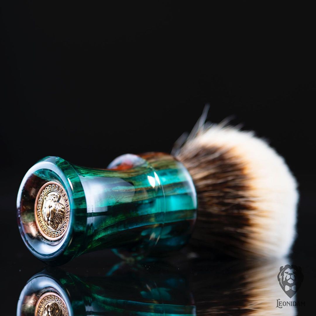 Handmade shaving brush “Laguna”, with mixed resin and stabilized wood handle.